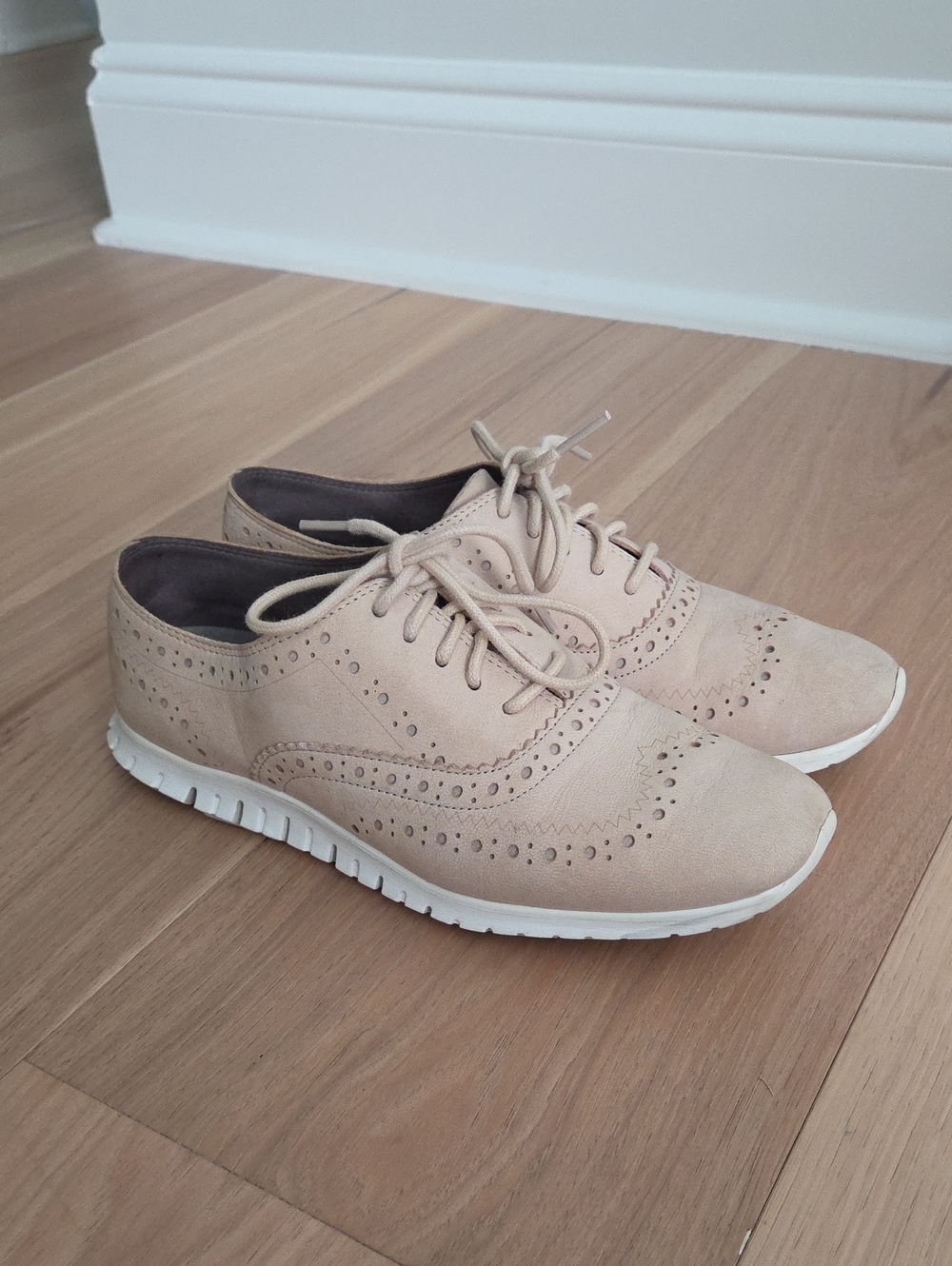 Cole Haan Zerøgrand Wingtip Oxford shoes Womens Size 6.5 Oat Leather